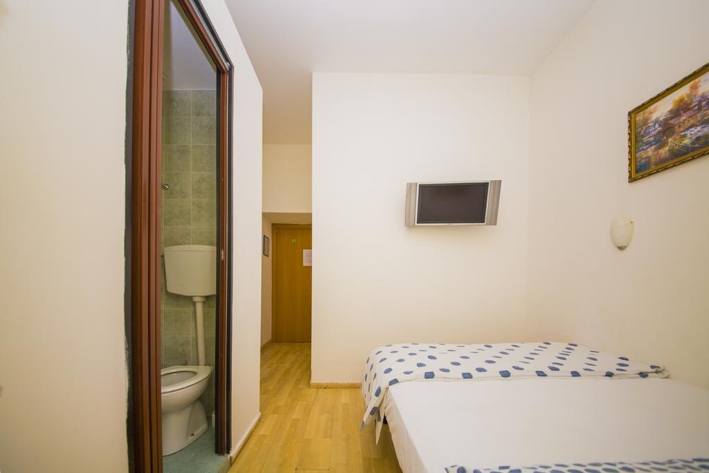 The Voice Of Roma Guesthouse Екстер'єр фото