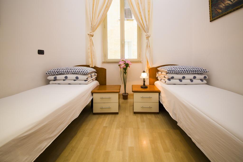 The Voice Of Roma Guesthouse Екстер'єр фото